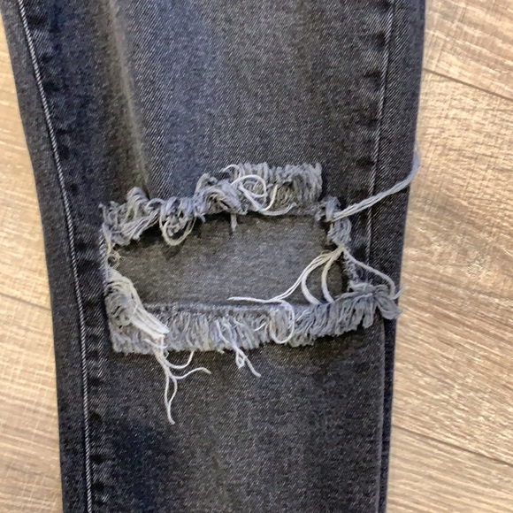 Baggy Mom Jean with Double Ripped Knees - Picture 7 of 10